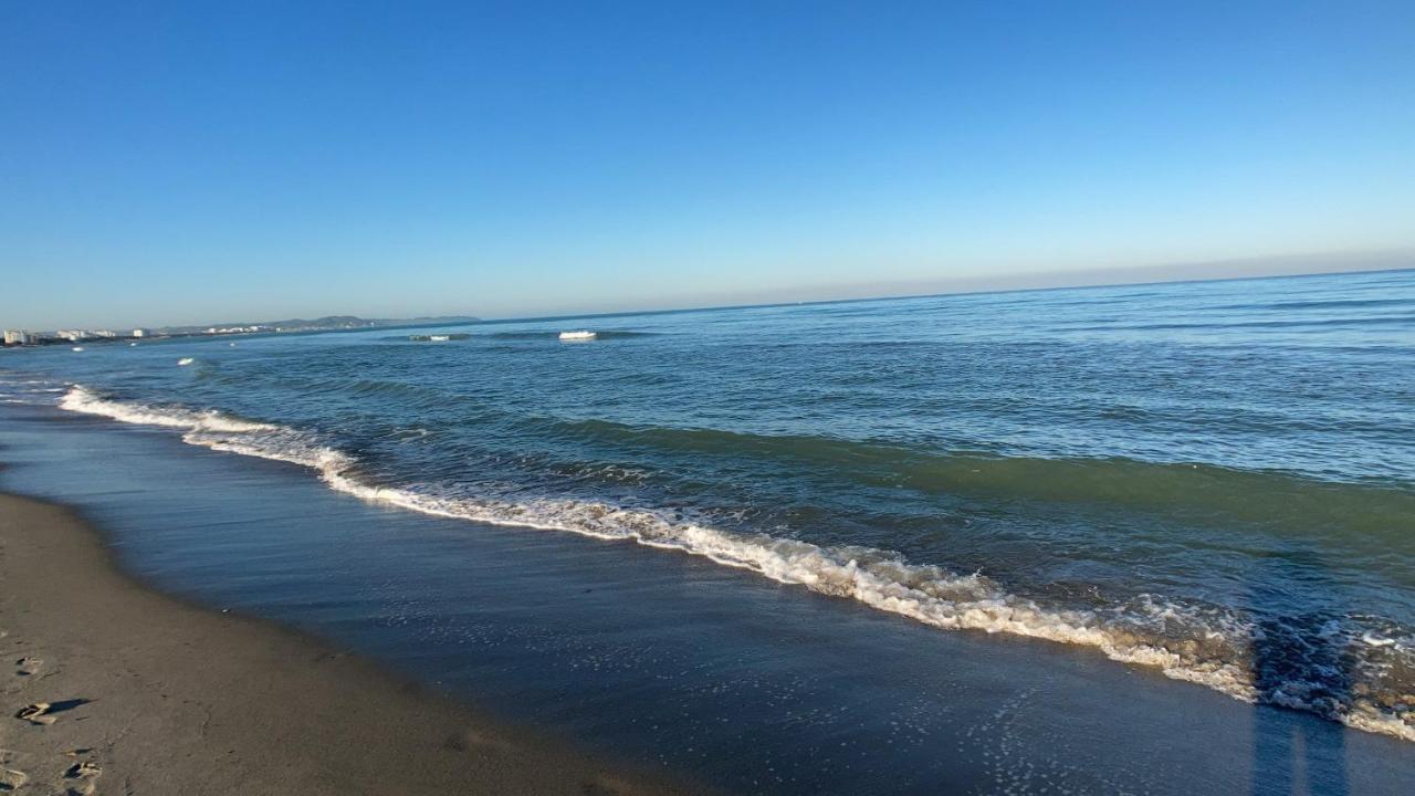 Promo Price September - Home By The Sea 1 Min From The Beach Golem  Bagian luar foto
