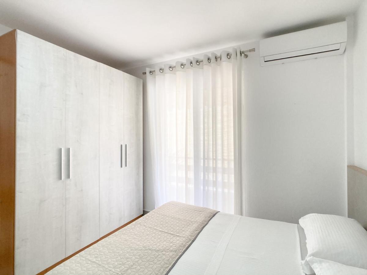 Promo Price September - Home By The Sea 1 Min From The Beach Golem  Bagian luar foto